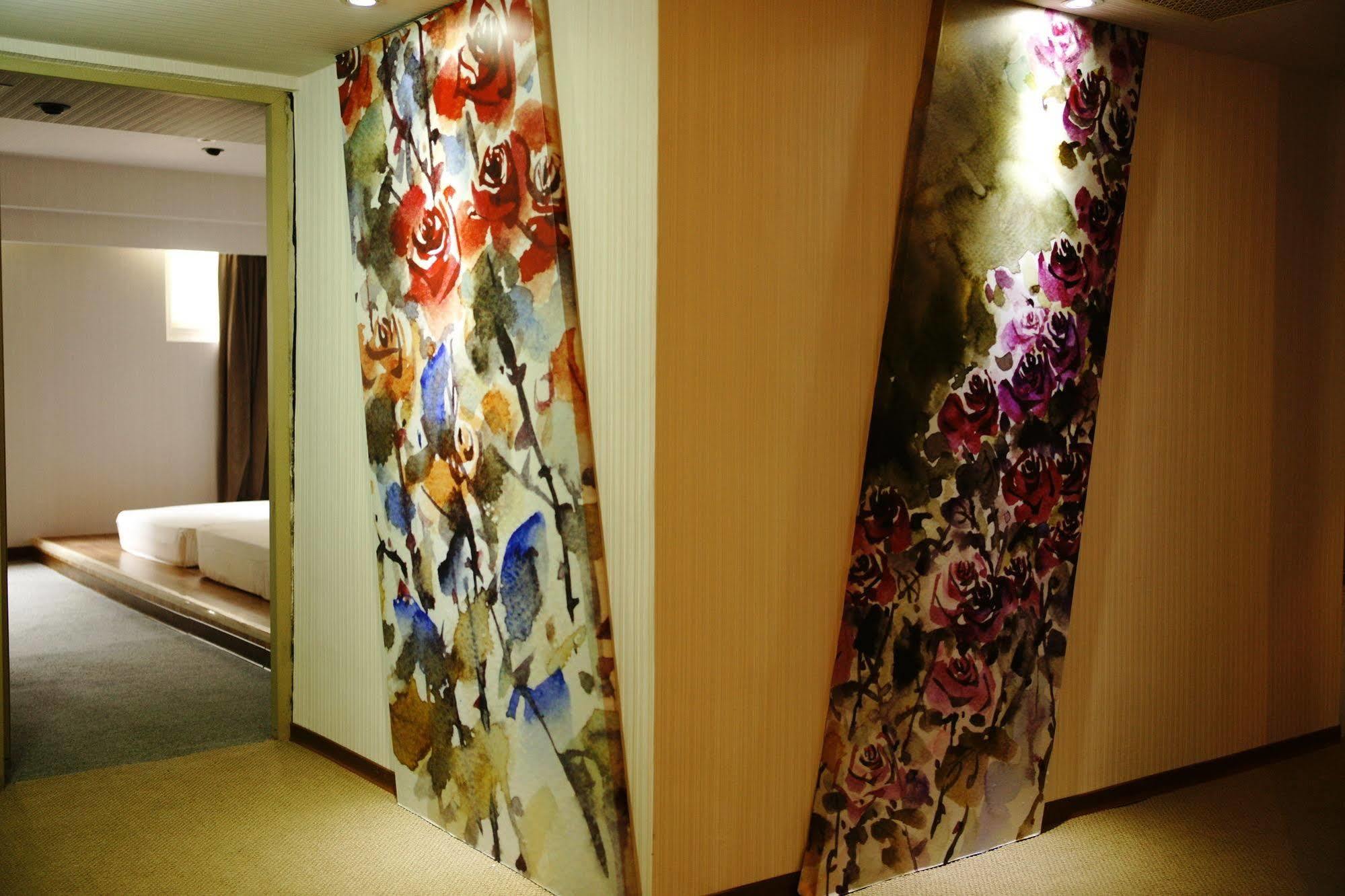 Roaders Hotel Dongda Hualien Buitenkant foto